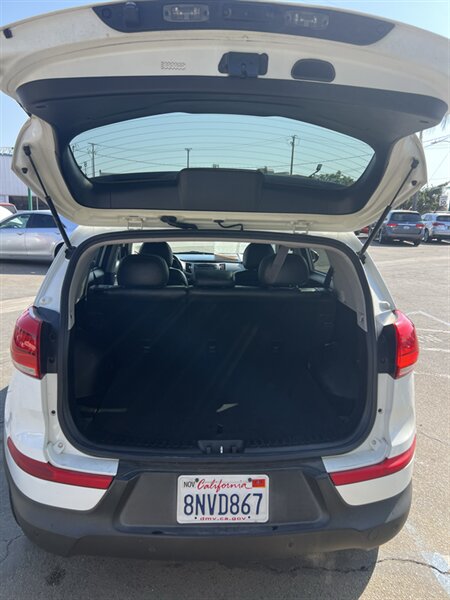 2016 Kia Sportage EX - Photo 9 - Visalia, CA 93292