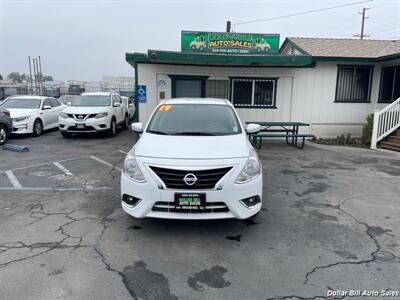 2019 Nissan Versa SV   - Photo 2 - Visalia, CA 93292