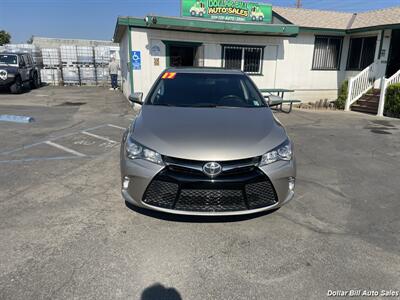 2017 Toyota Camry SE Sedan