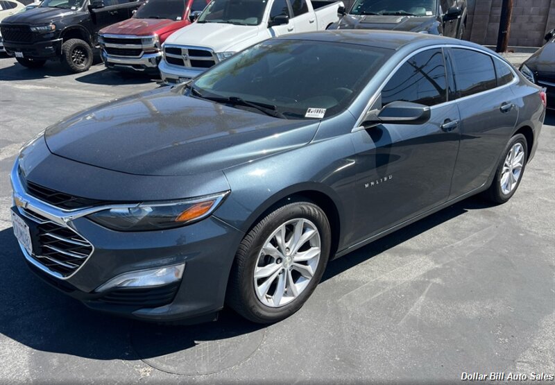 2020 Chevrolet Malibu LT   - Photo 1 - Visalia, CA 93292