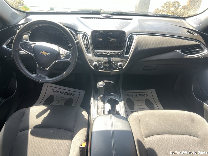2020 Chevrolet Malibu LT - Photo 12 - Visalia, CA 93292