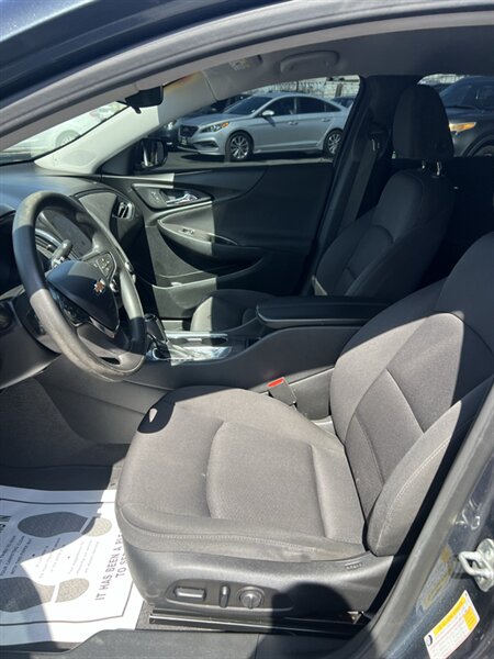 2020 Chevrolet Malibu LT - Photo 7 - Visalia, CA 93292