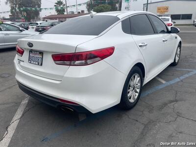 2017 Kia Optima LX   - Photo 7 - Visalia, CA 93292