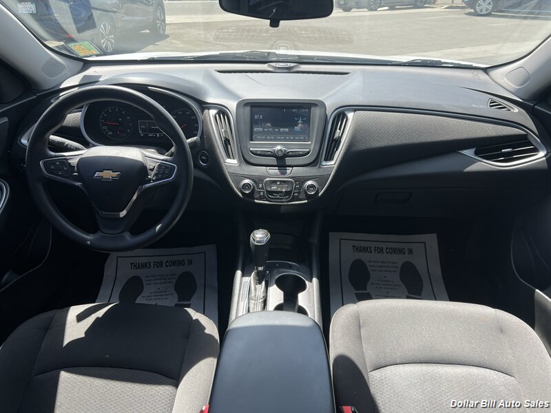 2018 Chevrolet Malibu LS - Photo 12 - Visalia, CA 93292