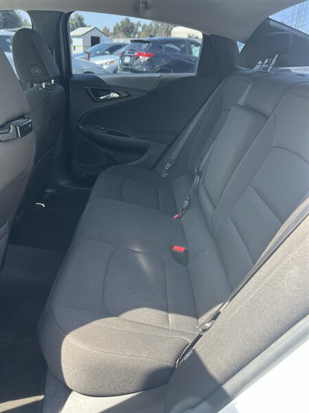 2018 Chevrolet Malibu LS - Photo 8 - Visalia, CA 93292