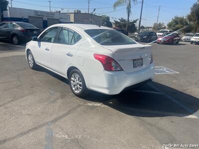 2018 Nissan Versa SV   - Photo 5 - Visalia, CA 93292