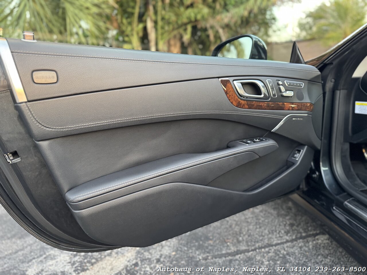 2013 Mercedes-Benz SL 550   - Photo 38 - Naples, FL 34104