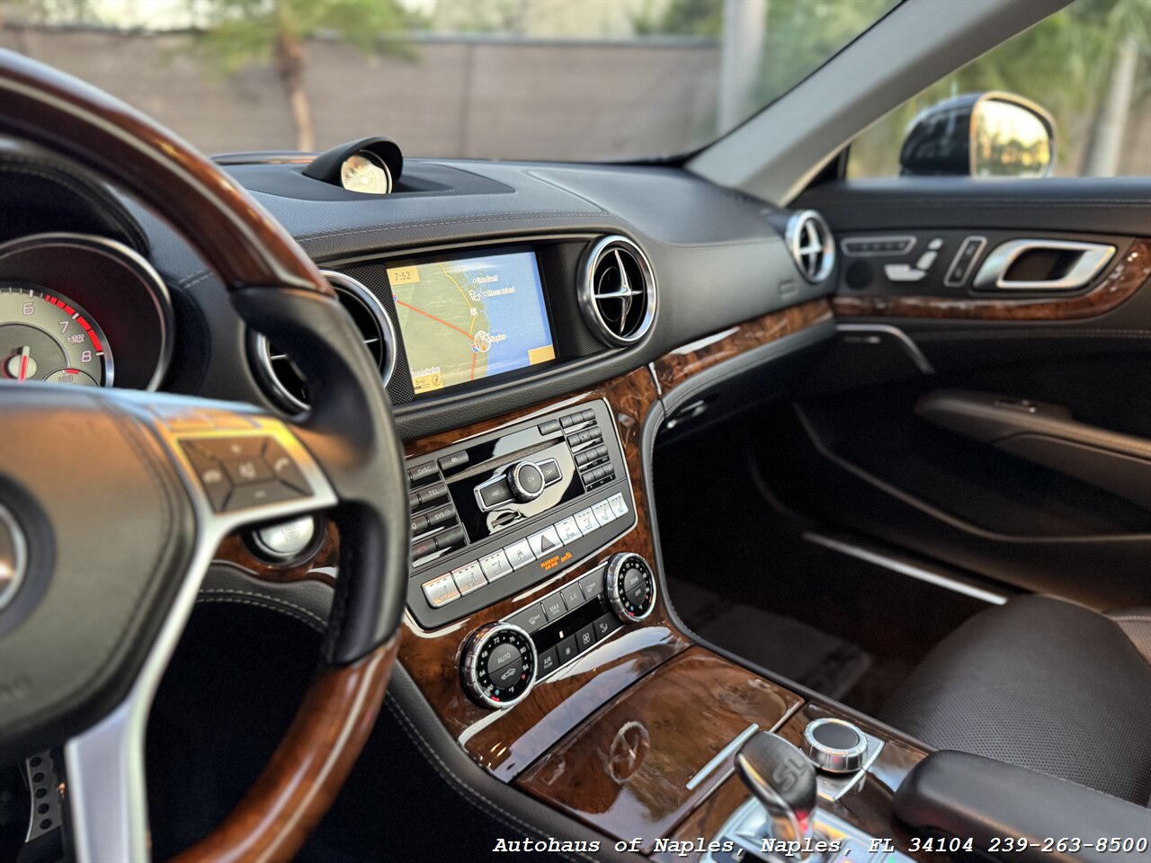 2013 Mercedes-Benz SL 550   - Photo 41 - Naples, FL 34104