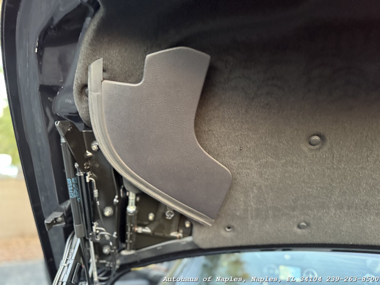 2013 Mercedes-Benz SL 550   - Photo 62 - Naples, FL 34104