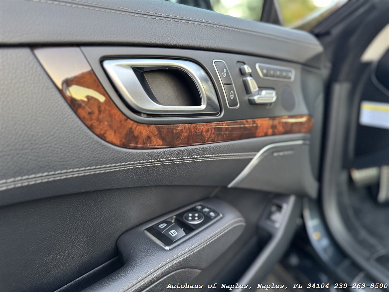2013 Mercedes-Benz SL 550   - Photo 39 - Naples, FL 34104