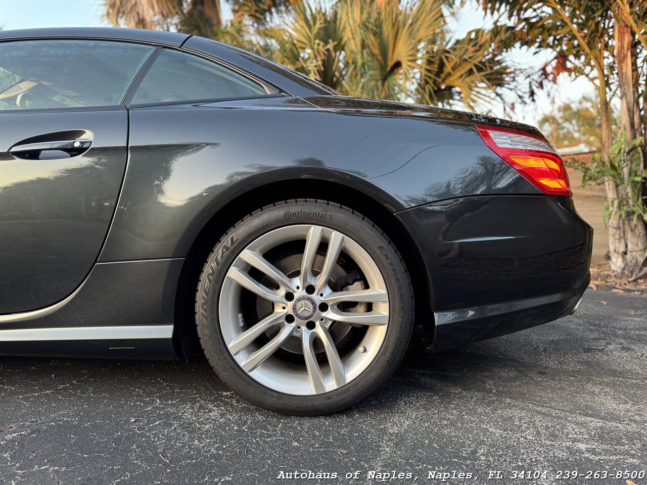 2013 Mercedes-Benz SL 550   - Photo 18 - Naples, FL 34104