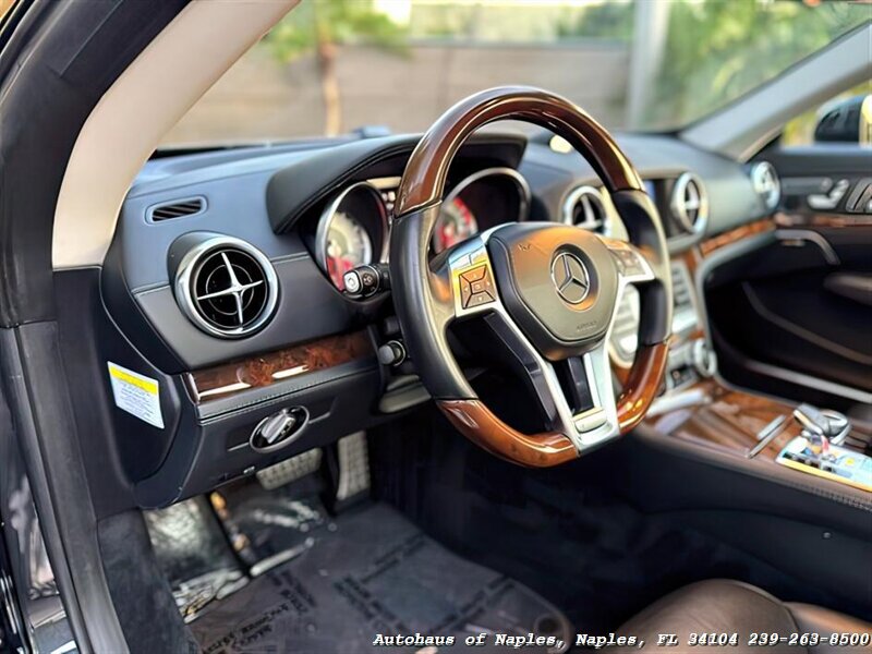 2013 Mercedes-Benz SL 550   - Photo 39 - Naples, FL 34104