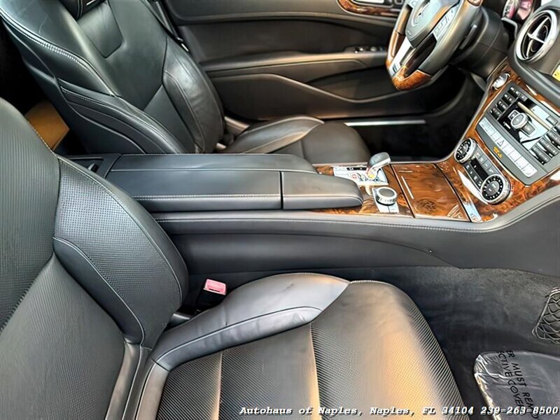 2013 Mercedes-Benz SL 550   - Photo 46 - Naples, FL 34104