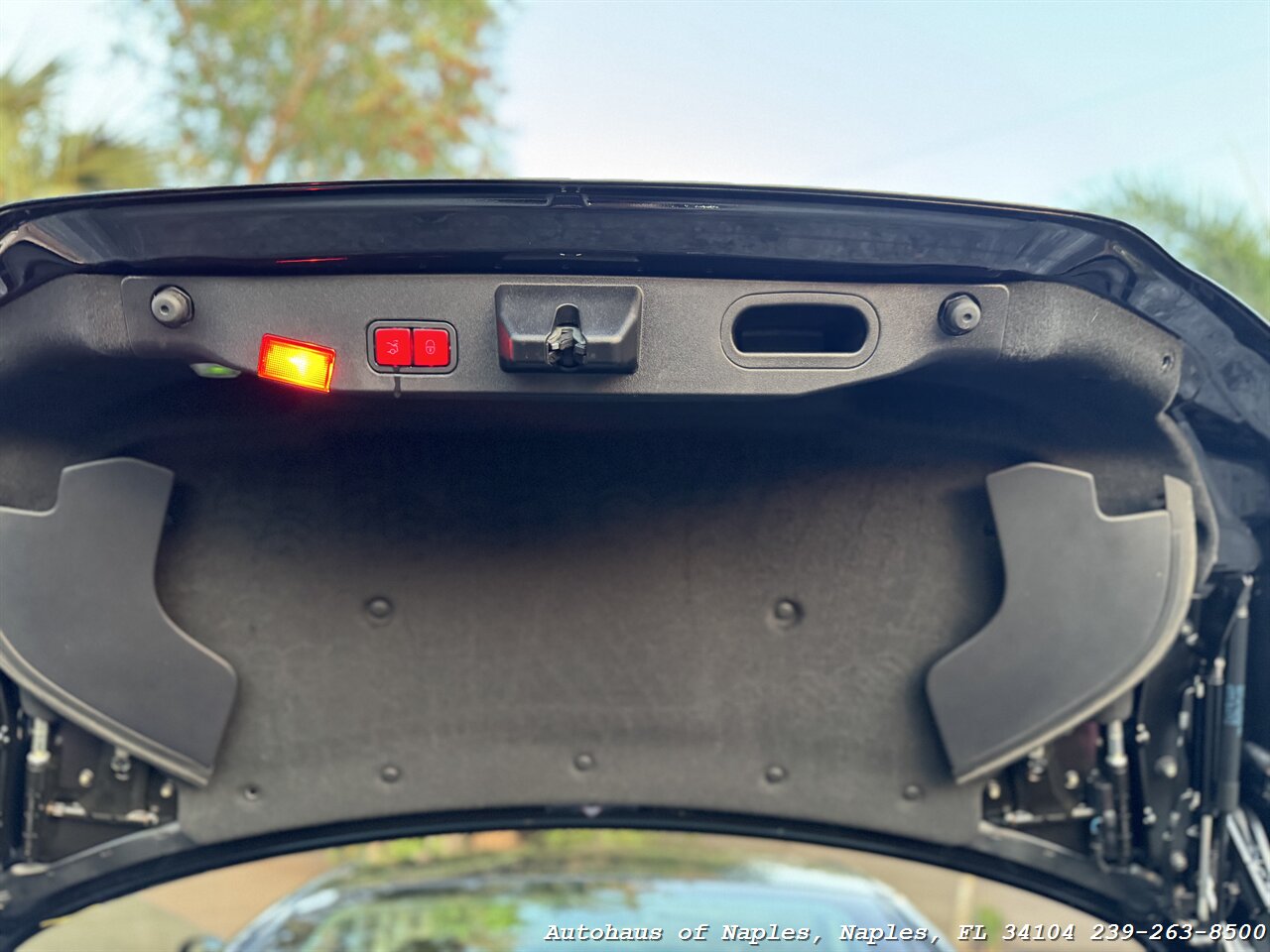 2013 Mercedes-Benz SL 550   - Photo 63 - Naples, FL 34104