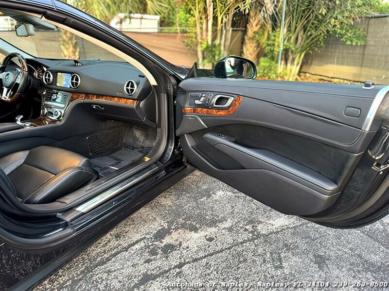2013 Mercedes-Benz SL 550   - Photo 49 - Naples, FL 34104