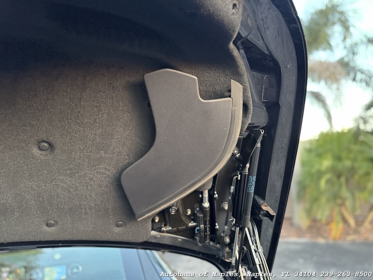 2013 Mercedes-Benz SL 550   - Photo 61 - Naples, FL 34104