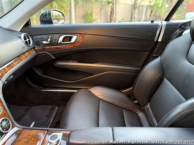 2013 Mercedes-Benz SL 550   - Photo 41 - Naples, FL 34104