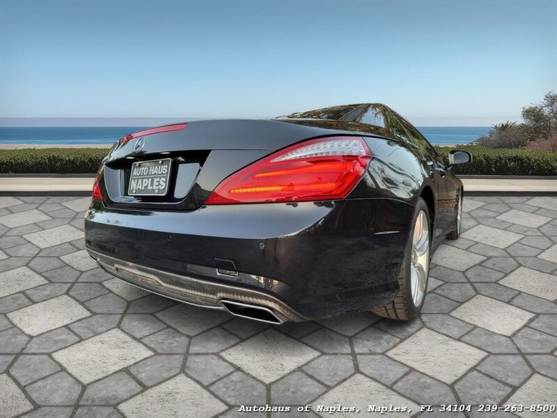 2013 Mercedes-Benz SL 550   - Photo 32 - Naples, FL 34104