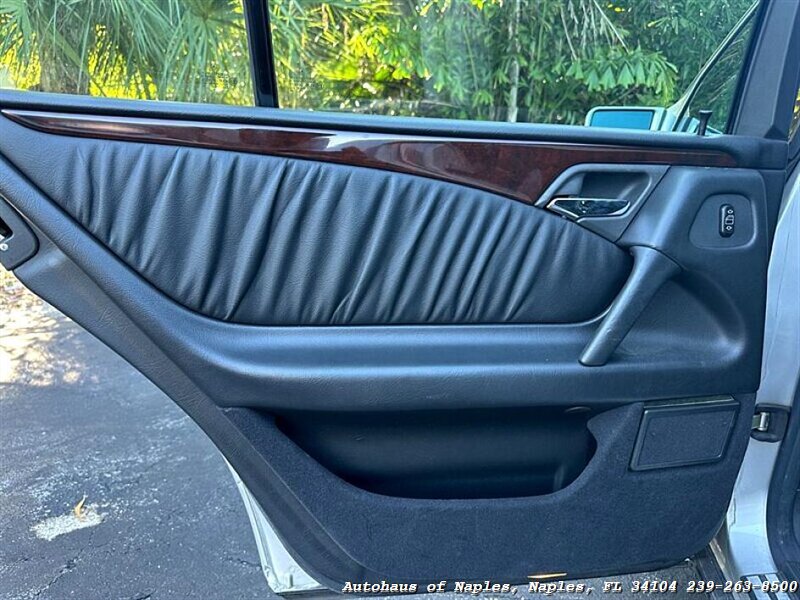1996 Mercedes-Benz E 320 - Photo 19 - Naples, FL 34104
