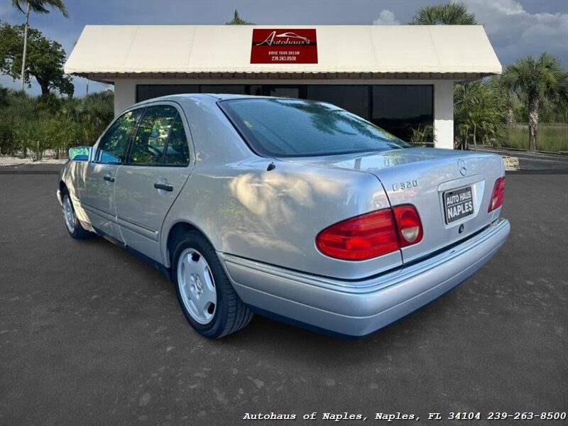 1996 Mercedes-Benz E 320 - Photo 6 - Naples, FL 34104