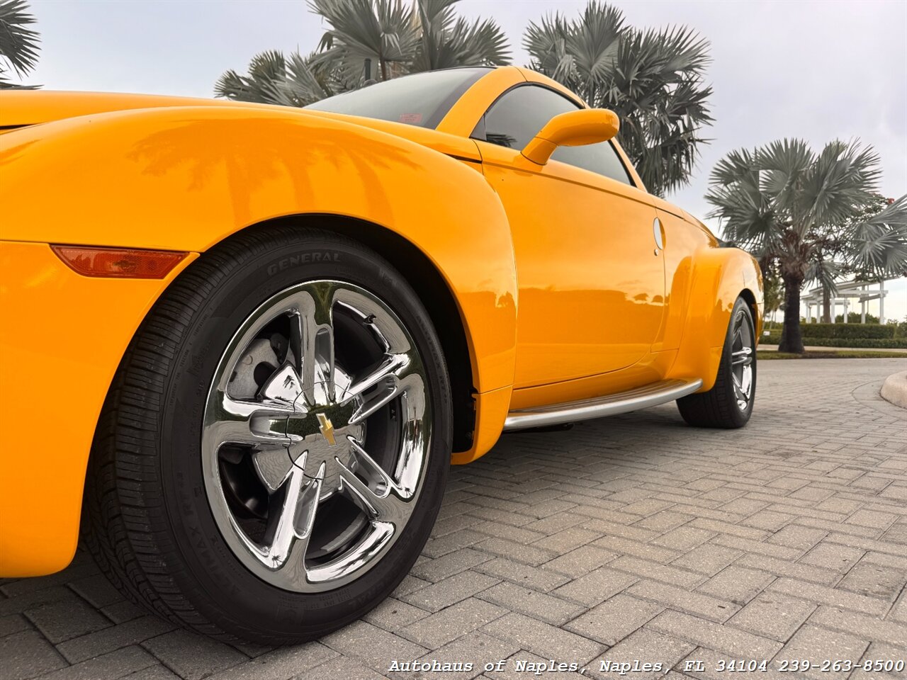 2005 Chevrolet SSR LS   - Photo 8 - Naples, FL 34104