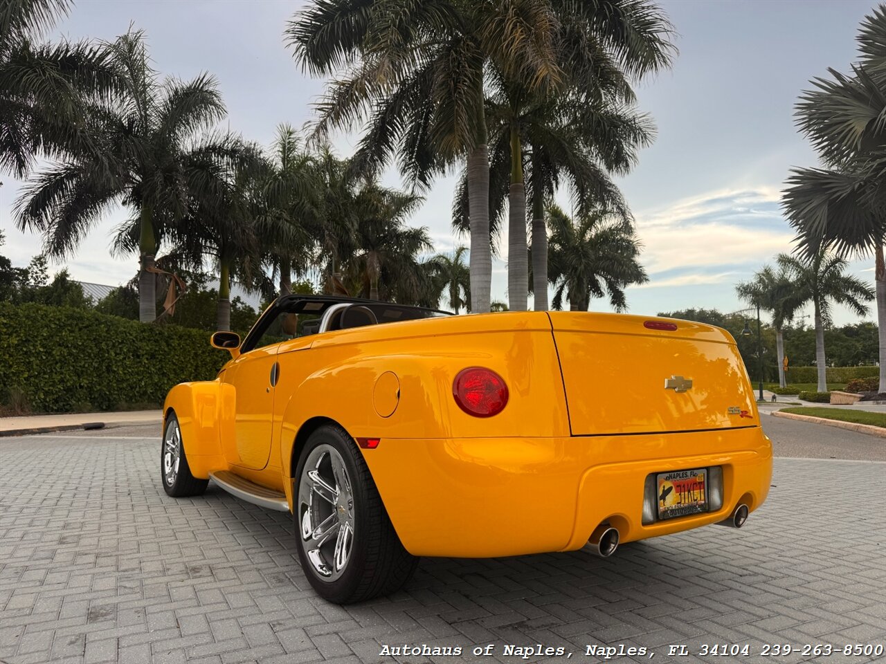 2005 Chevrolet SSR LS   - Photo 2 - Naples, FL 34104