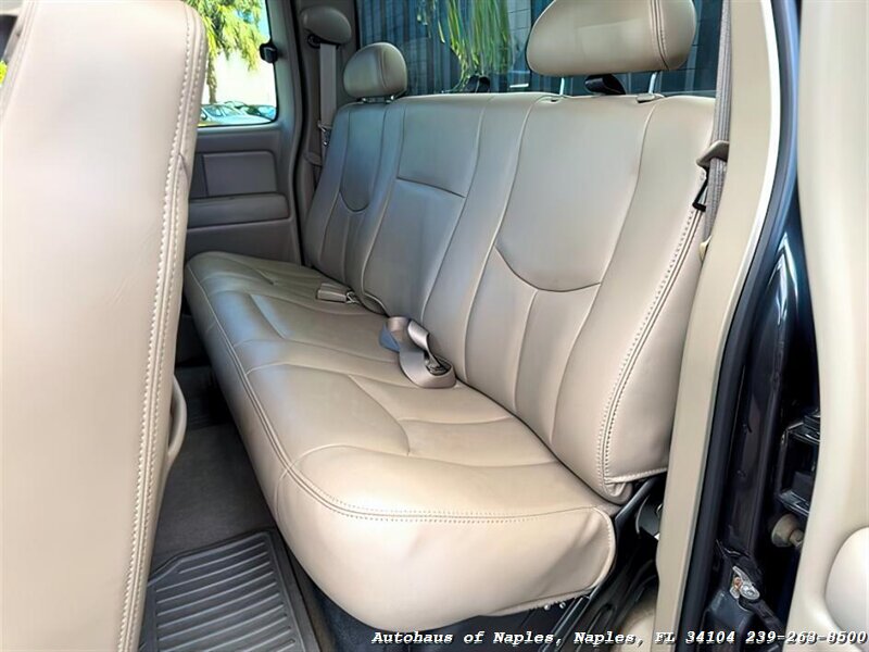 2004 Chevrolet Silverado 2500 Work Truck 4dr Extended Cab Work Truck   - Photo 30 - Naples, FL 34104