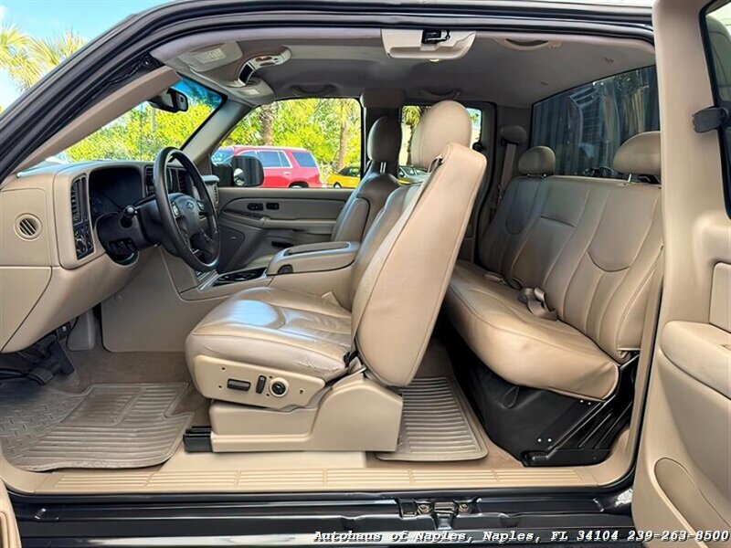 2004 Chevrolet Silverado 2500 Work Truck 4dr Extended Cab Work Truck   - Photo 29 - Naples, FL 34104
