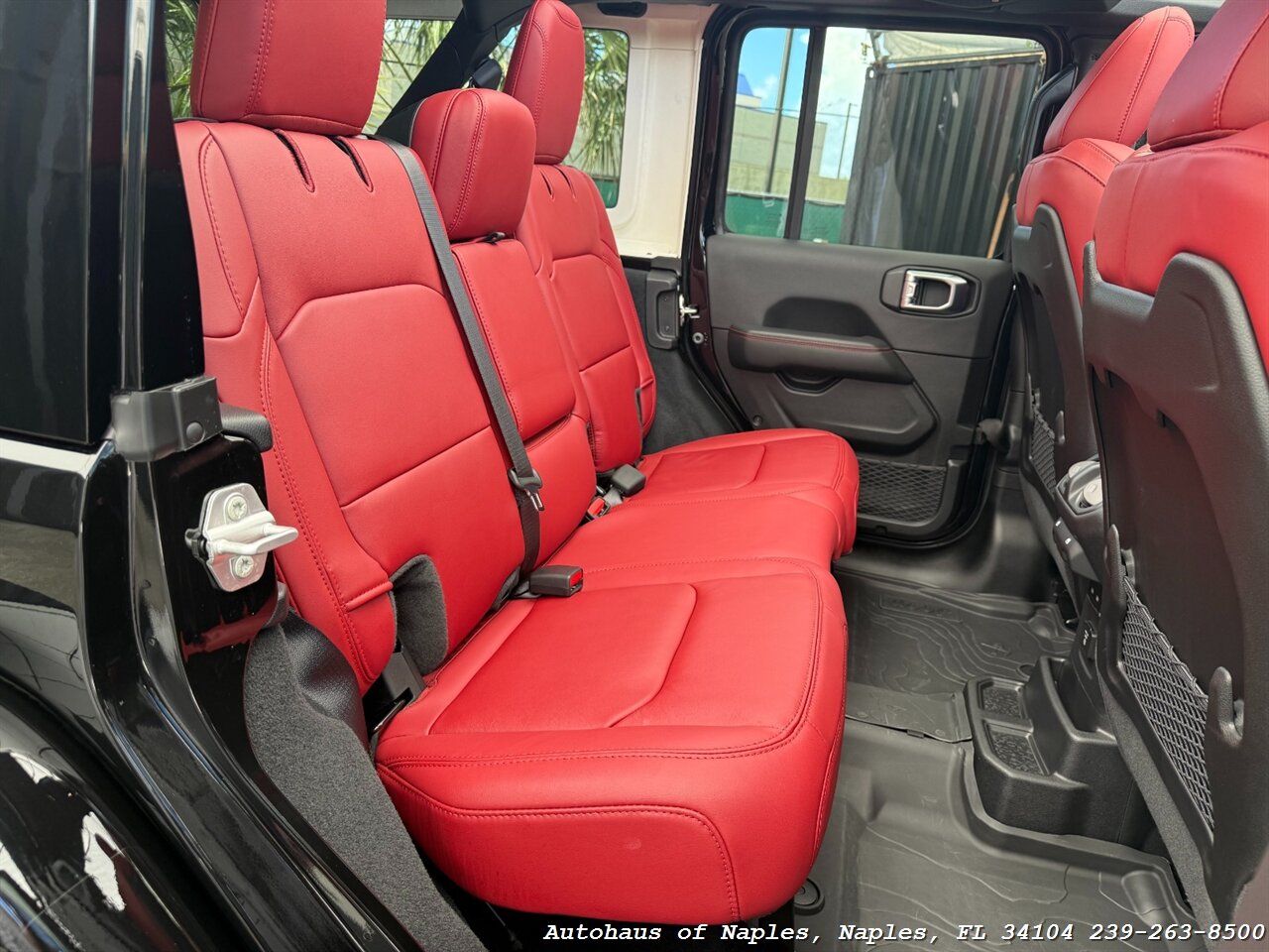 2024 Jeep Wrangler Rubicon 392 - Photo 33 - Naples, FL 34104