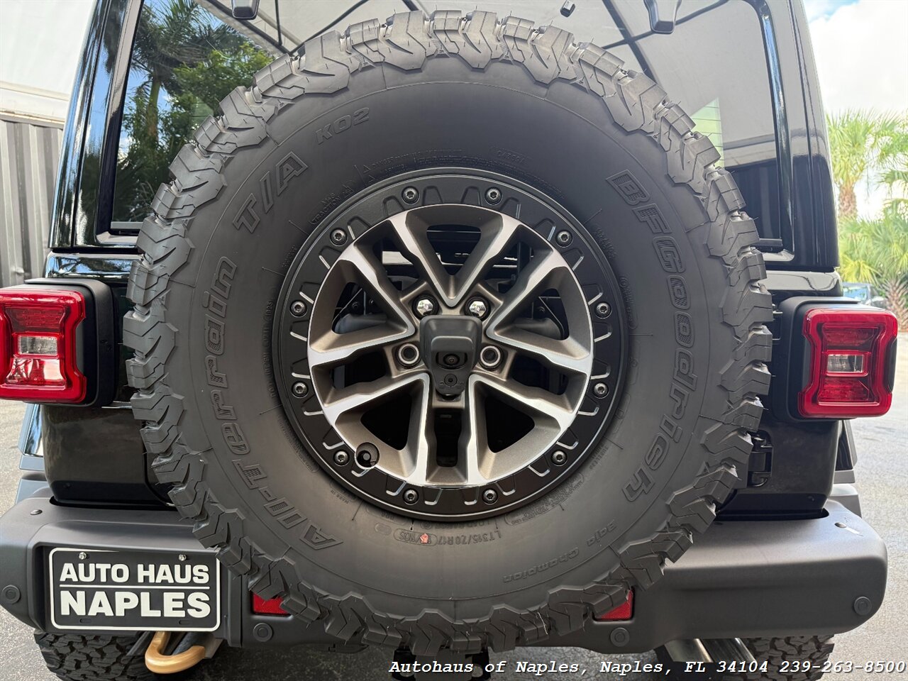 2024 Jeep Wrangler Rubicon 392 - Photo 30 - Naples, FL 34104
