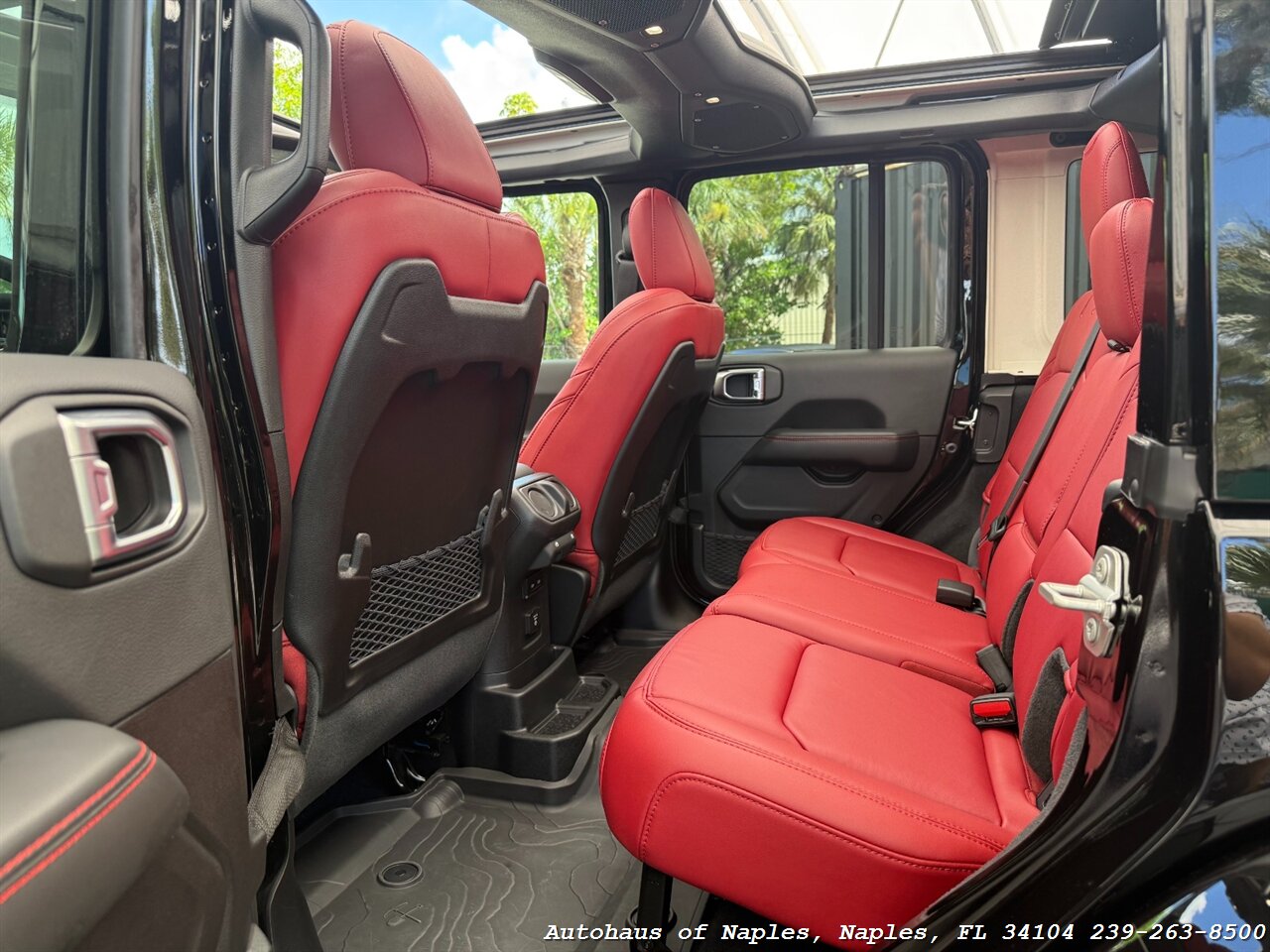 2024 Jeep Wrangler Rubicon 392 - Photo 26 - Naples, FL 34104