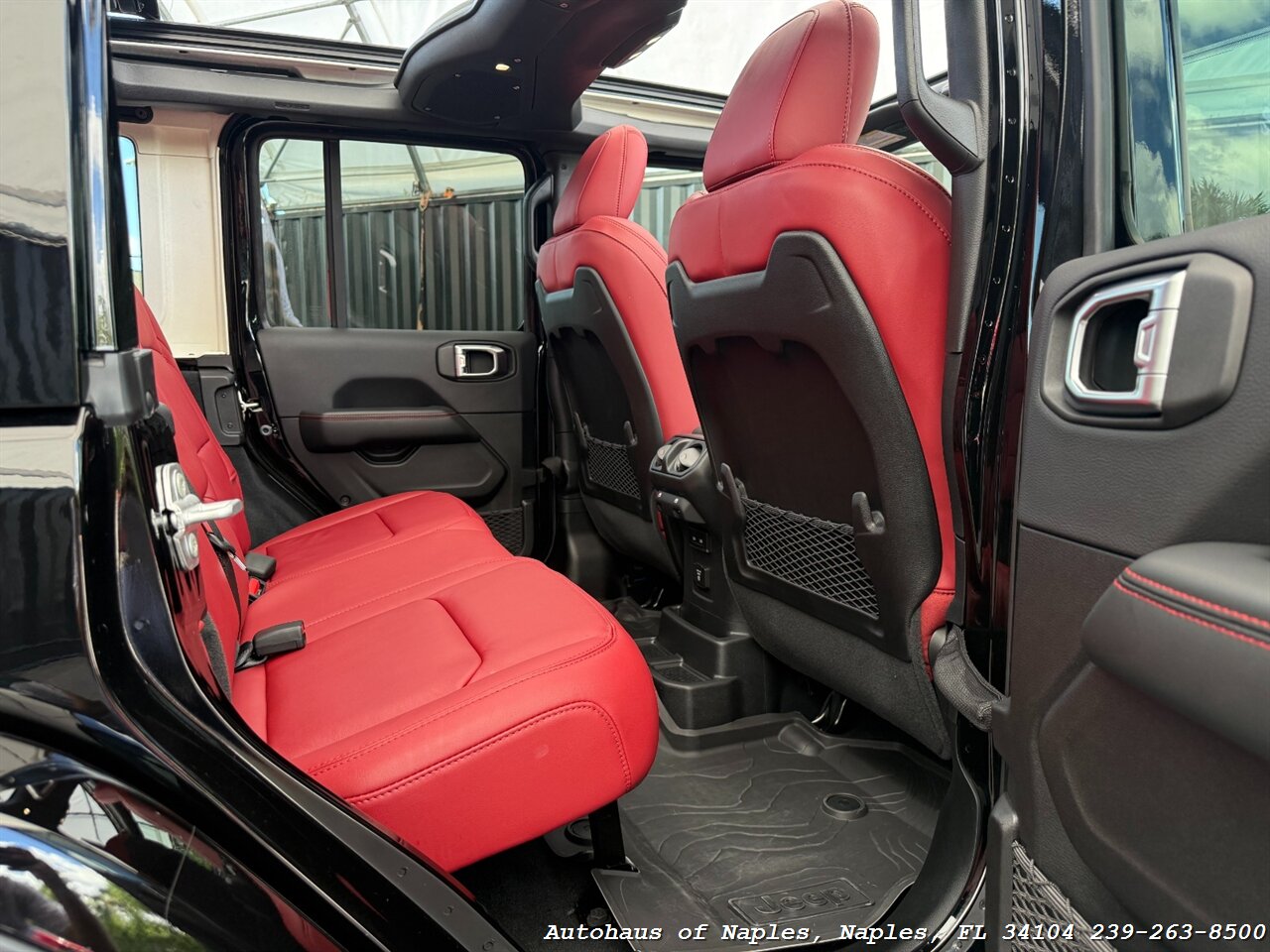 2024 Jeep Wrangler Rubicon 392 - Photo 32 - Naples, FL 34104