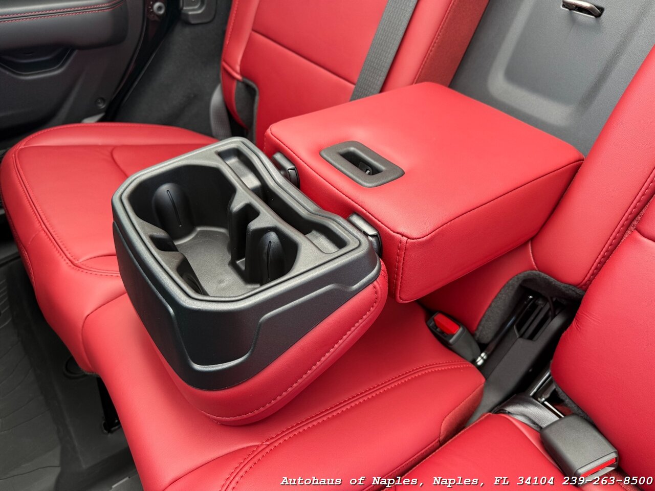 2024 Jeep Wrangler Rubicon 392 - Photo 28 - Naples, FL 34104
