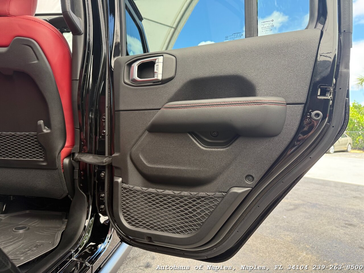 2024 Jeep Wrangler Rubicon 392 - Photo 34 - Naples, FL 34104
