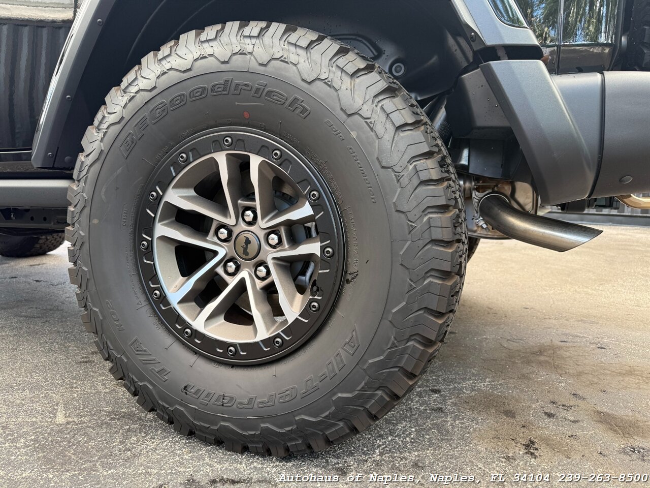 2024 Jeep Wrangler Rubicon 392 - Photo 12 - Naples, FL 34104