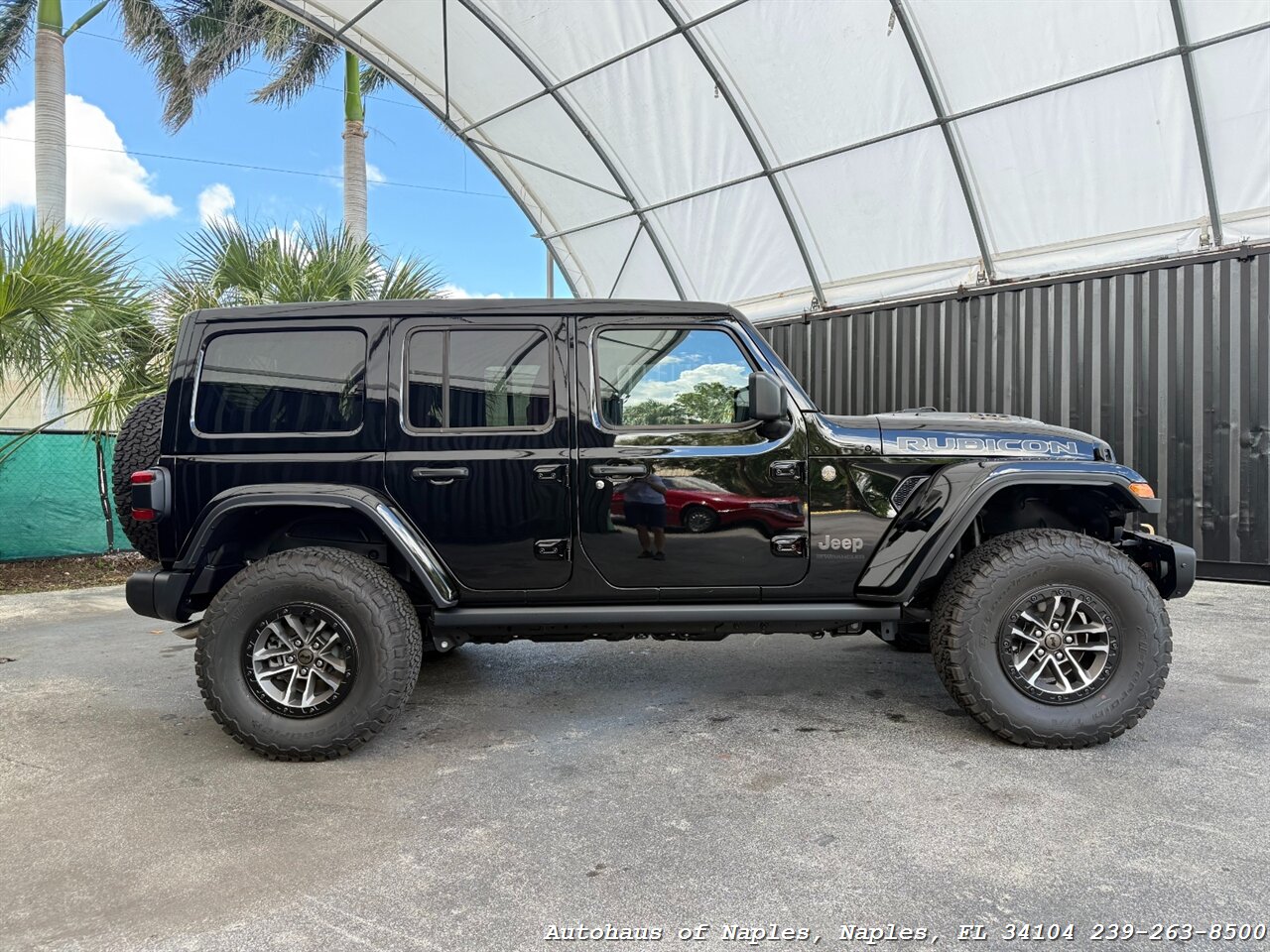 2024 Jeep Wrangler Rubicon 392 - Photo 9 - Naples, FL 34104