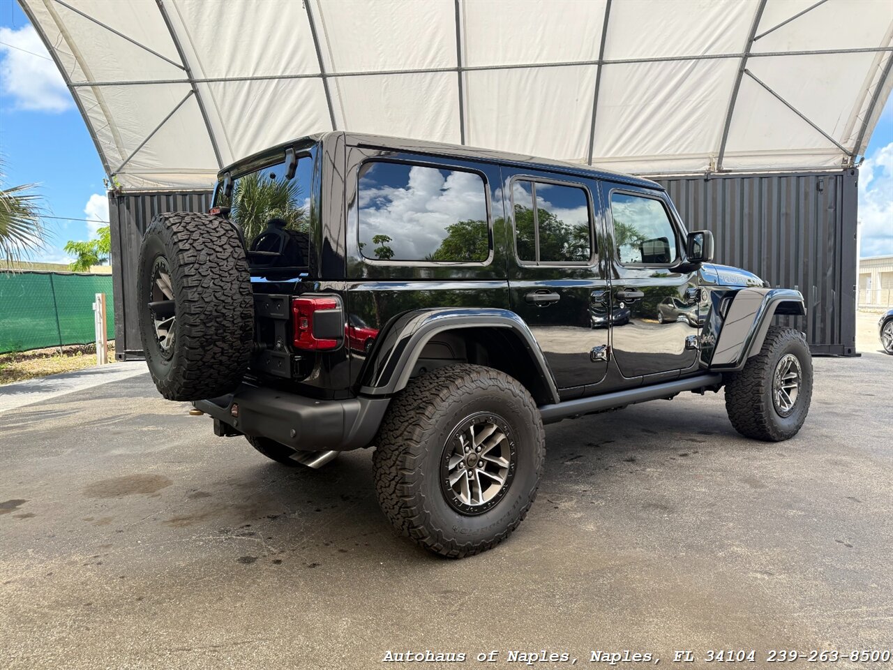 2024 Jeep Wrangler Rubicon 392 - Photo 8 - Naples, FL 34104