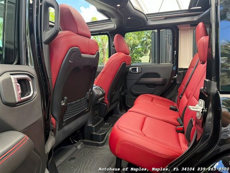 2024 Jeep Wrangler Rubicon 392   - Photo 26 - Naples, FL 34104