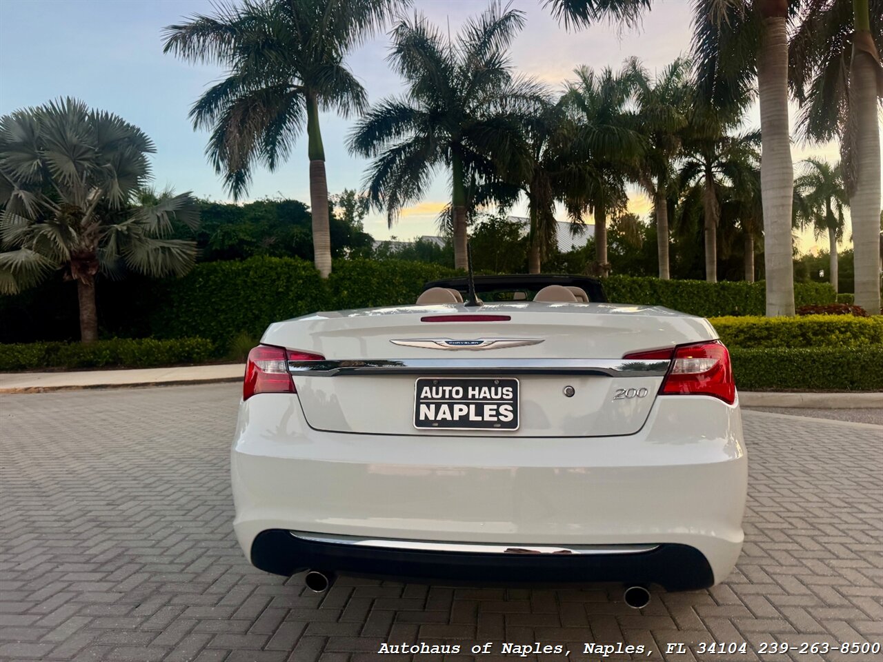 2013 Chrysler 200 Touring - Photo 10 - Naples, FL 34104