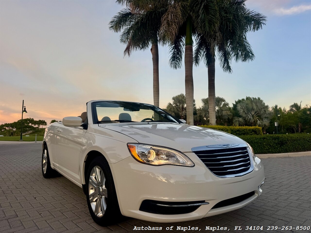 2013 Chrysler 200 Touring - Photo 5 - Naples, FL 34104