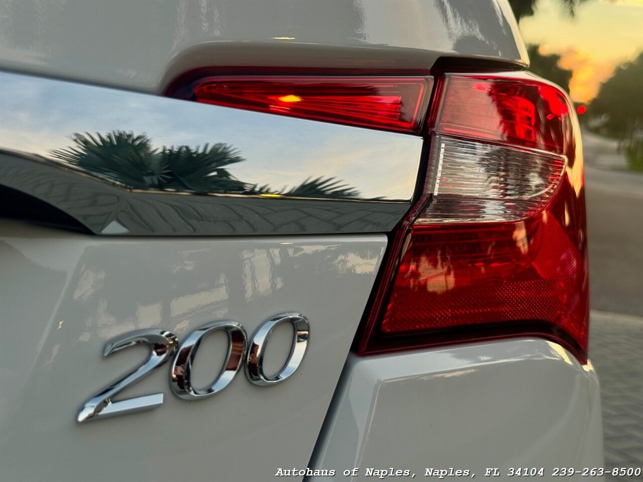2013 Chrysler 200 Touring - Photo 4 - Naples, FL 34104