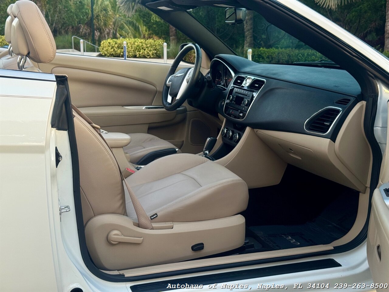 2013 Chrysler 200 Touring - Photo 32 - Naples, FL 34104