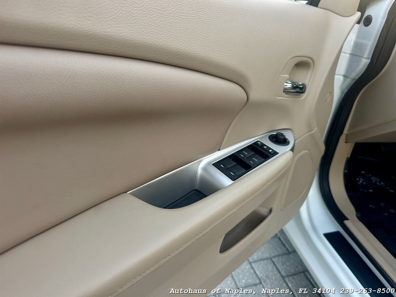 2013 Chrysler 200 Touring - Photo 27 - Naples, FL 34104