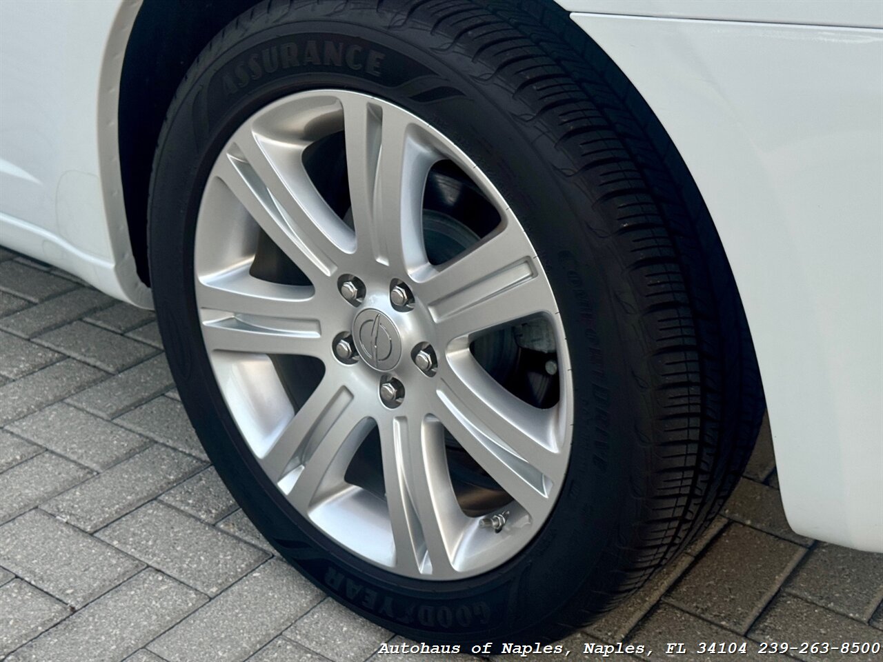 2013 Chrysler 200 Touring - Photo 28 - Naples, FL 34104