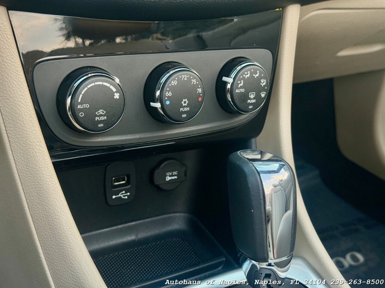 2013 Chrysler 200 Touring - Photo 53 - Naples, FL 34104