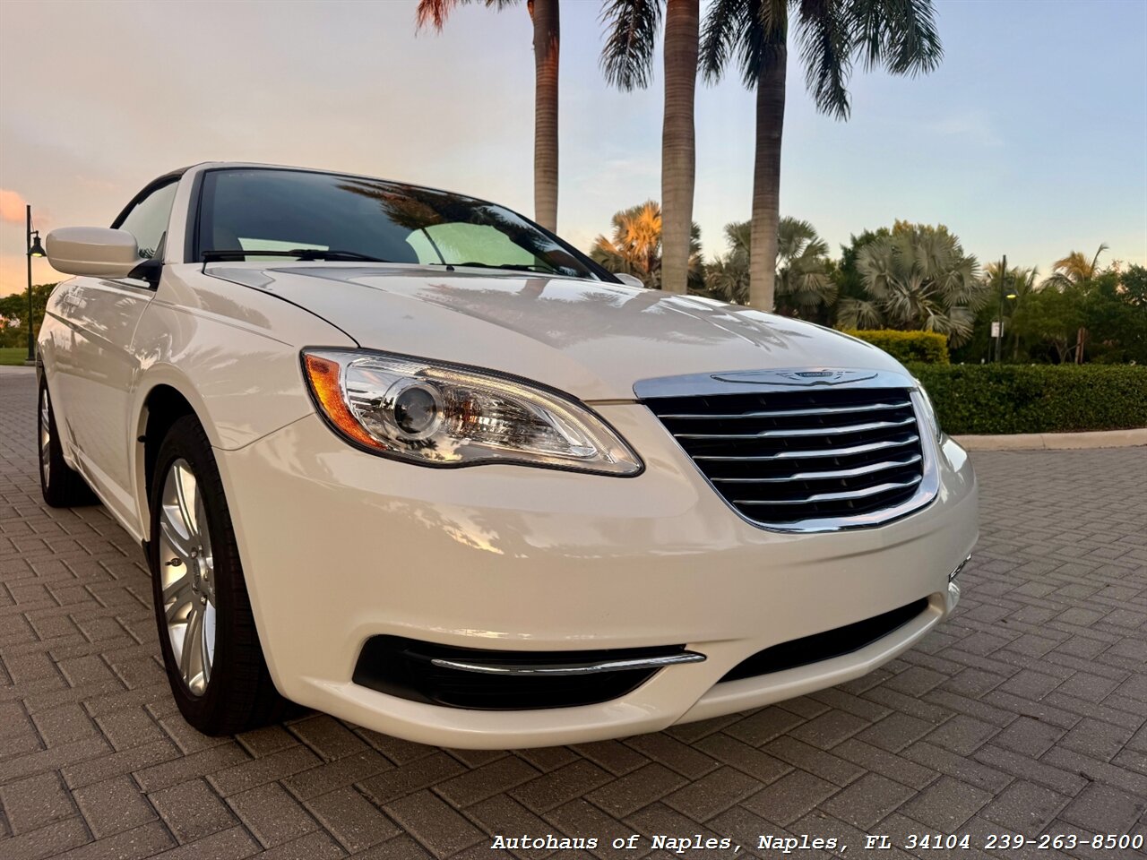 2013 Chrysler 200 Touring - Photo 17 - Naples, FL 34104
