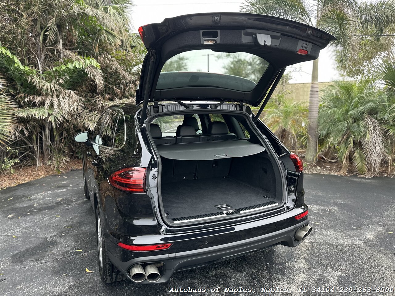 2015 Porsche Cayenne S   - Photo 25 - Naples, FL 34104