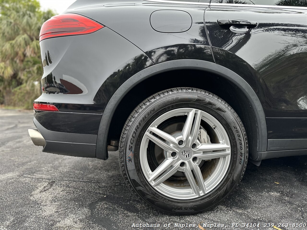 2015 Porsche Cayenne S   - Photo 20 - Naples, FL 34104