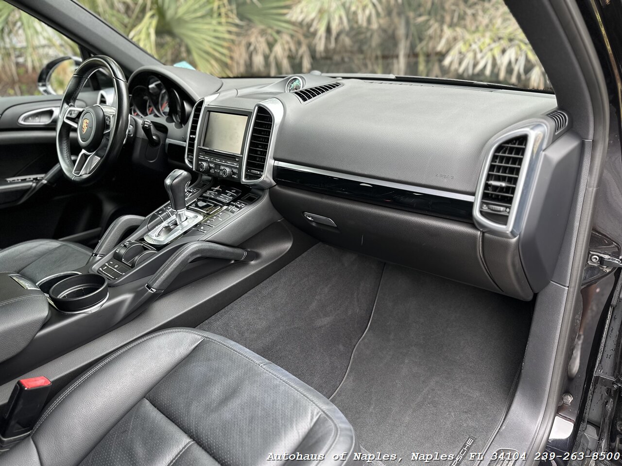 2015 Porsche Cayenne S   - Photo 39 - Naples, FL 34104