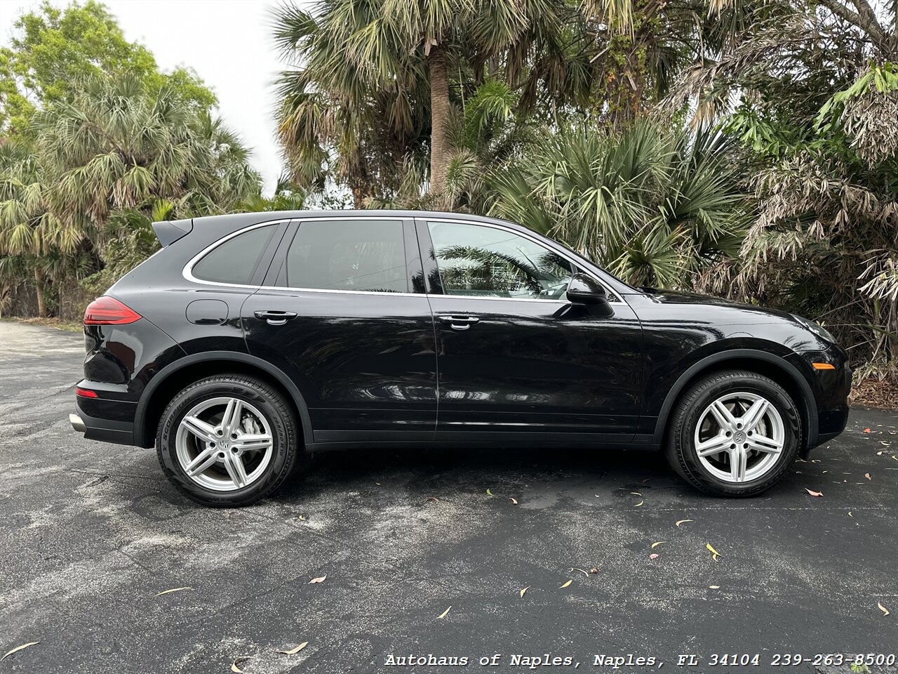 2015 Porsche Cayenne S   - Photo 18 - Naples, FL 34104